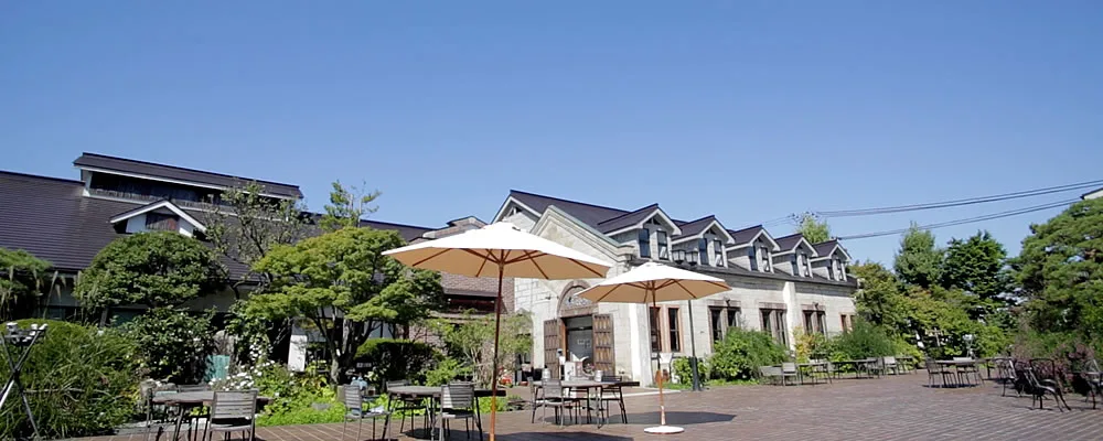 岩手県一関市にある世嬉の一酒造の酒蔵と中庭